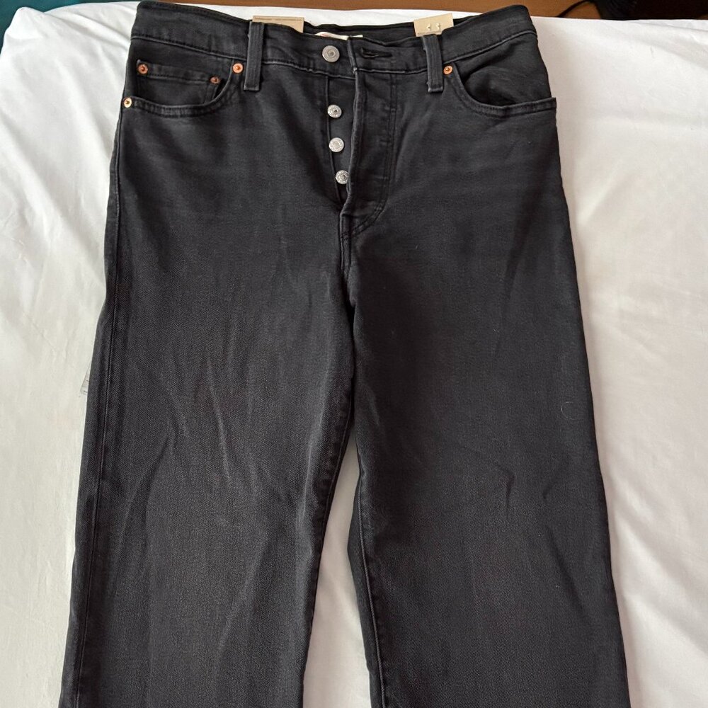 Levi's Women's Black Ankle/Cropped Jeans